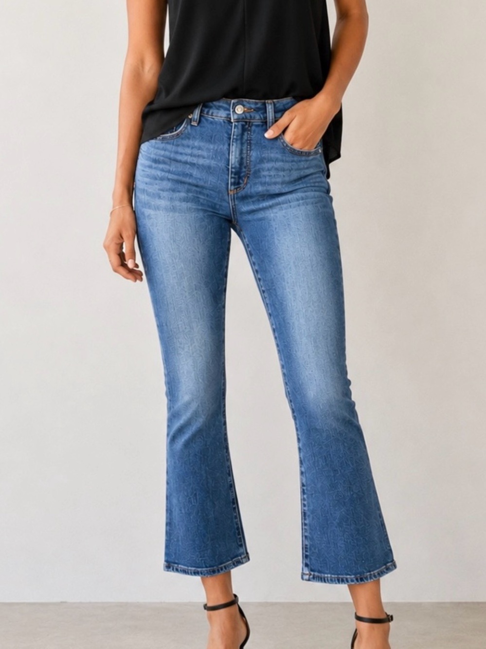 LOFT High Rise The Kick Crop Flare Jeans Medium Blue
25/0
NWT